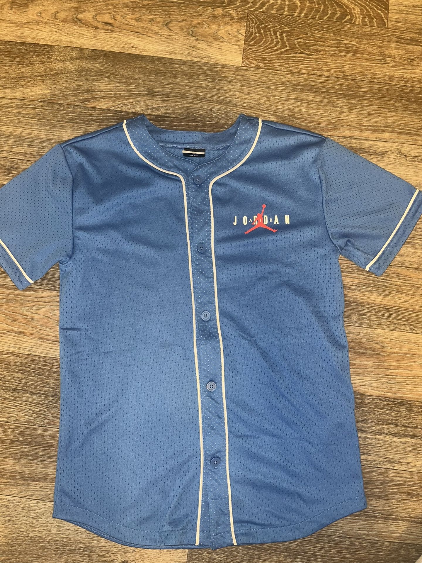 Boys Medium Jordan Shirt