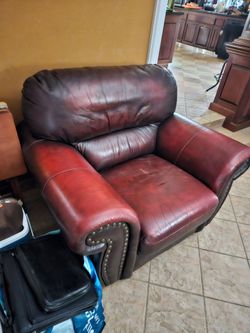 King leather chairs