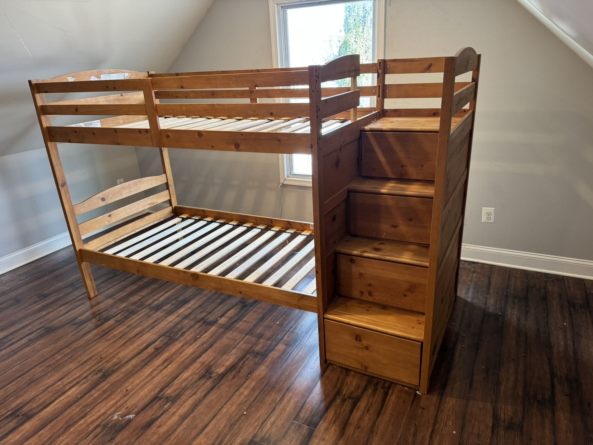 Bunkbed with step storage