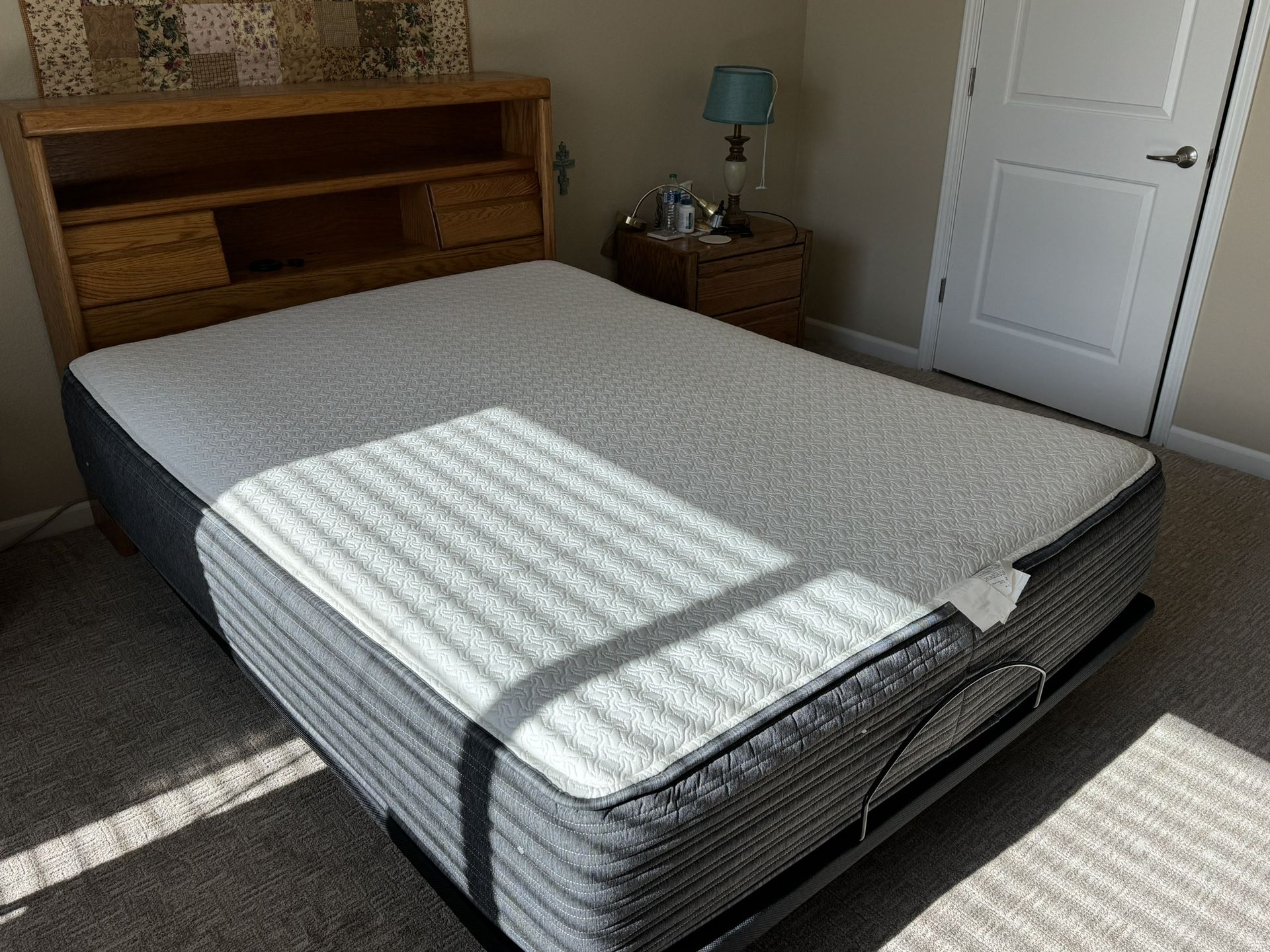 SERTA HYBRID MATTRESS (QUEEN) for Sale in Elk Grove, CA OfferUp