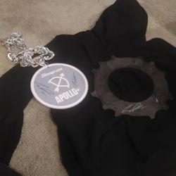 Very exclusive snap on chain sighed by Cruz pedregon and a car part from the actual snap on car also sighed by Cruz pedregon