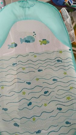 Newborn baby bath