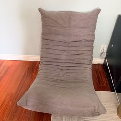 Used slouch chair ( good condition)