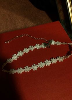 Cute white flower choker necklace