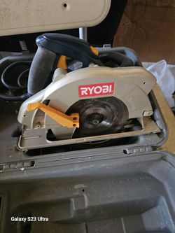 RYOBI CIRCULAR SAW WITH CASE 