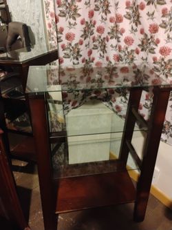 Glass entertainment stand / center