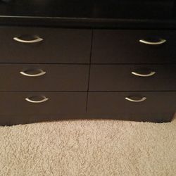 Black Dresser And 2 Matching Nightstands 
