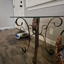 2 Glass End Tables $free 