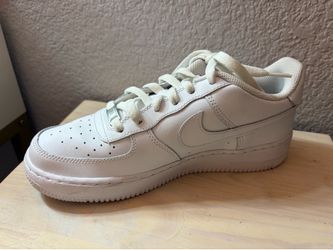 Nike Airforce size 6.5 boys