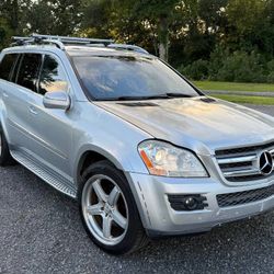 Mercedes Benz GL550