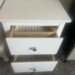Bed side Table / Nightstand 