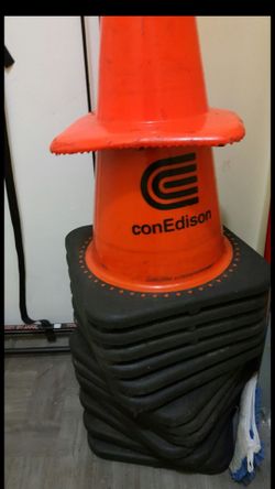 5 cones for sale 12 Con Ed 1 small plain