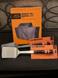 Traeger Accessories – Grill Cover & Spatulas