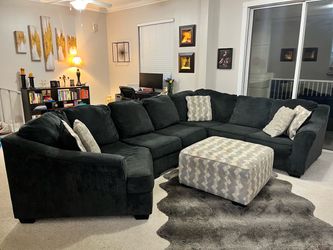 Large Sectional — 5+ Seater