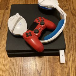 PS4 w/controller & Gaming Headset