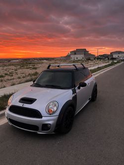 2008 MINI Cooper S – 6-Speed Manual