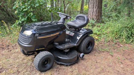 Poulan Pro Riding Lawnmower