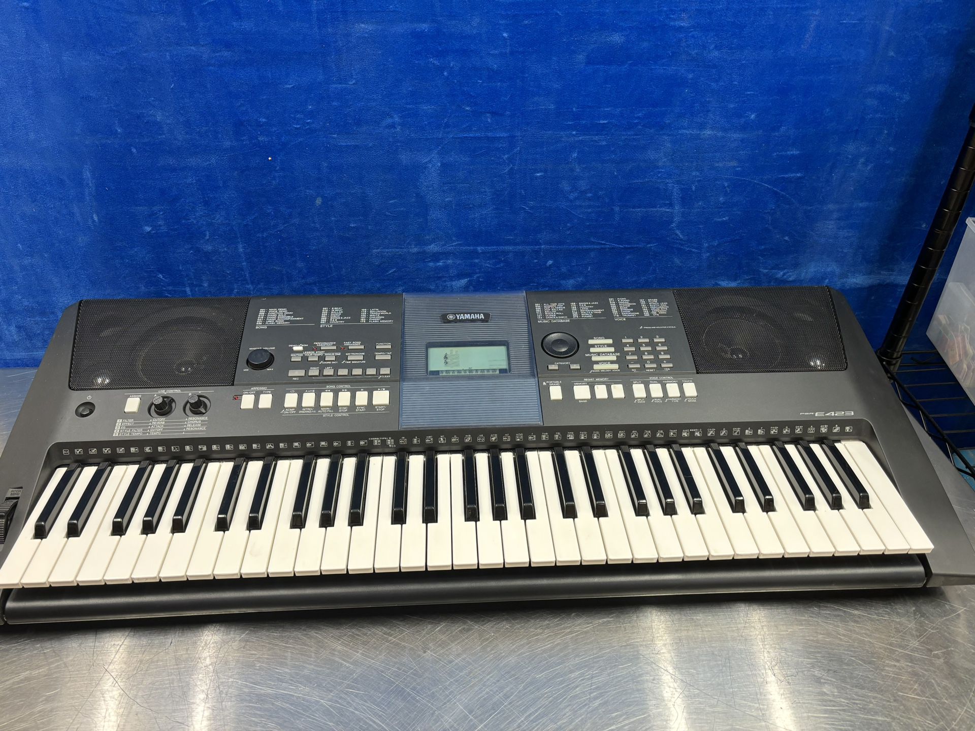 Yamaha Electric Keyboard PSR-E423