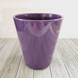 6" Purple 26.3 oz. Ceramic Flower Pot Vase Planter with Original Tags. 

Pre-owned in excellent clean condition.  No chips or cracks. Has original pri