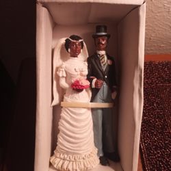 Bride And Groom Cake Topper 