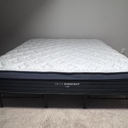 Helix, Luxe Midnight, King, Cover: Original Cover, Top Layer: Original Layer Like New