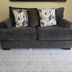 High Quality Love seat  - Luxurious - Super comfortable 