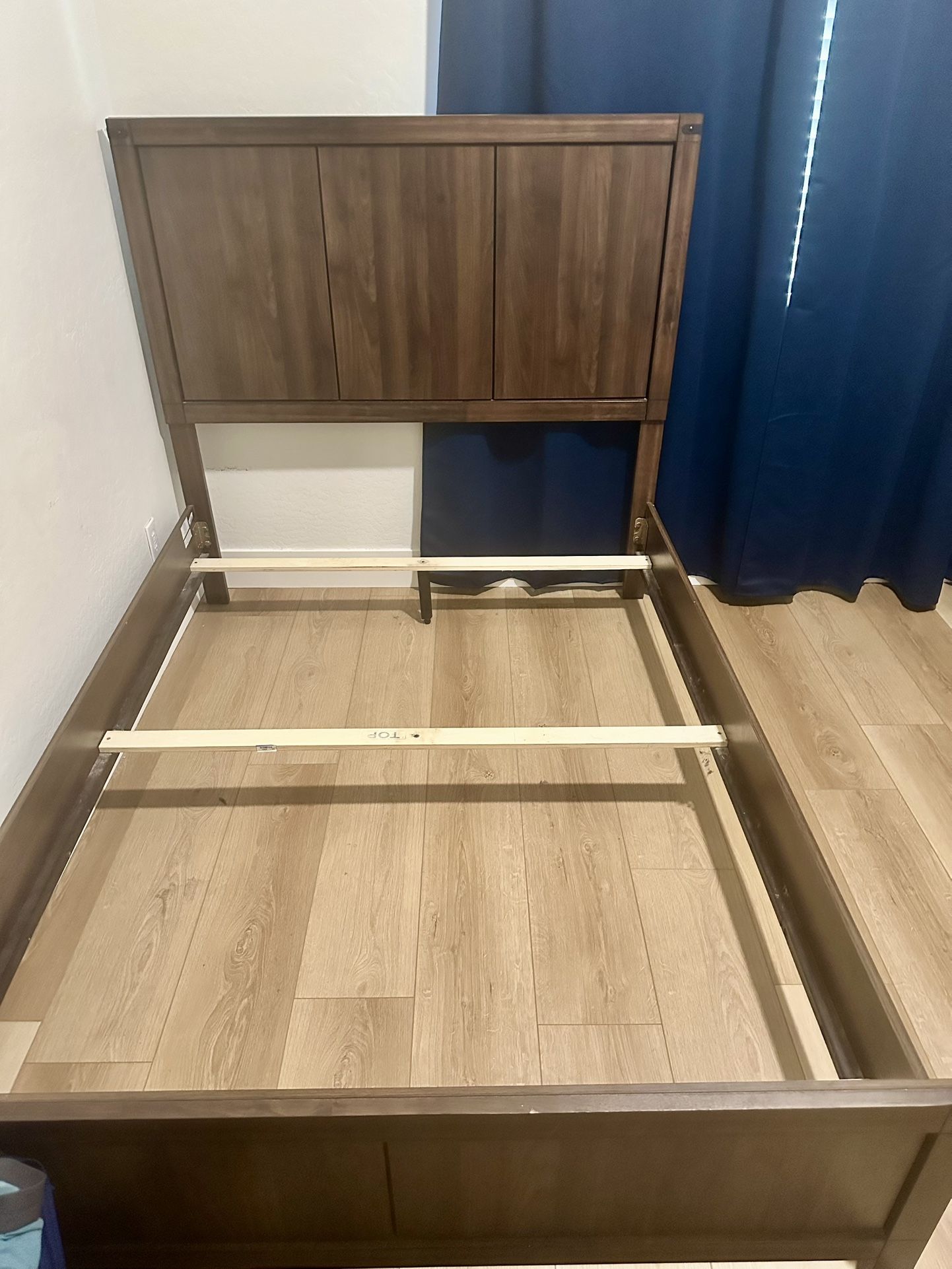 Full Bed And Dresser