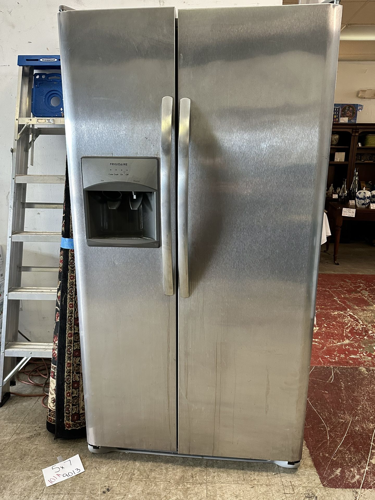 Frigidaire side-by-side Refrigerator