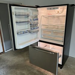 Amana 25.1 cu ft Refrigerator 