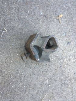 Vw bus engine/tranny mount -Good Condition/Original German hard rubber and steel -Fits '69- '71 bay window