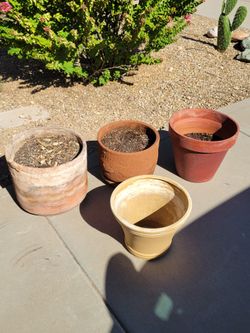 Clay Pot Lot 4 Pots