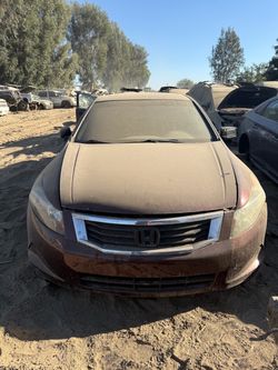 2009 Honda Accord 2.4L Automatic transmission FOR PARTS ONLY