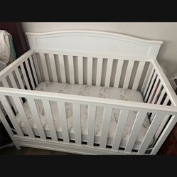 White Crib Almost New 