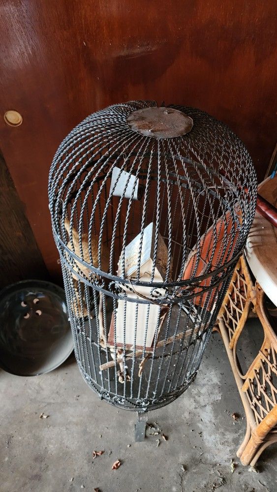 Black Metal Bird Cage