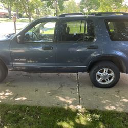 2004 Ford Explorer