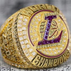 Lakers Ring ( Vintage Collection ) Never Worn 