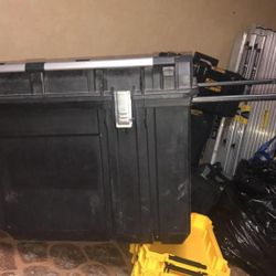 Dewalt Tough Chest