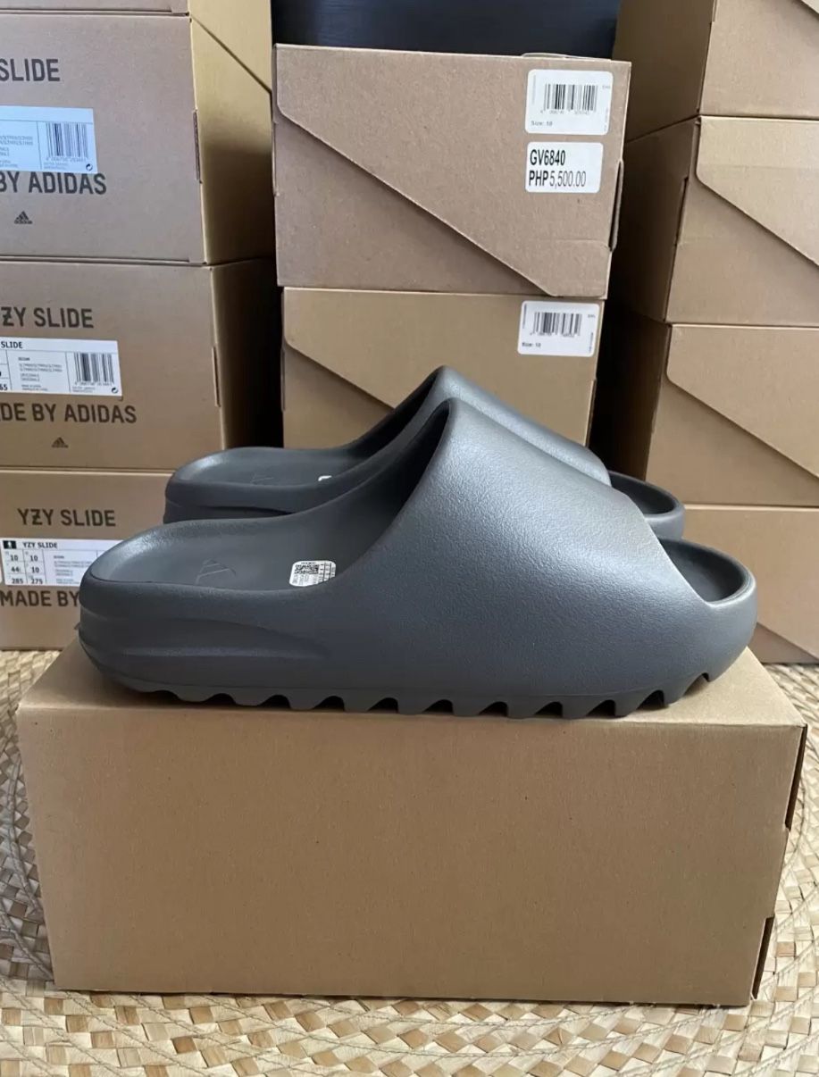 Yeezy slides all colors and sizes
