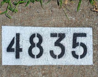 Curb adress painting