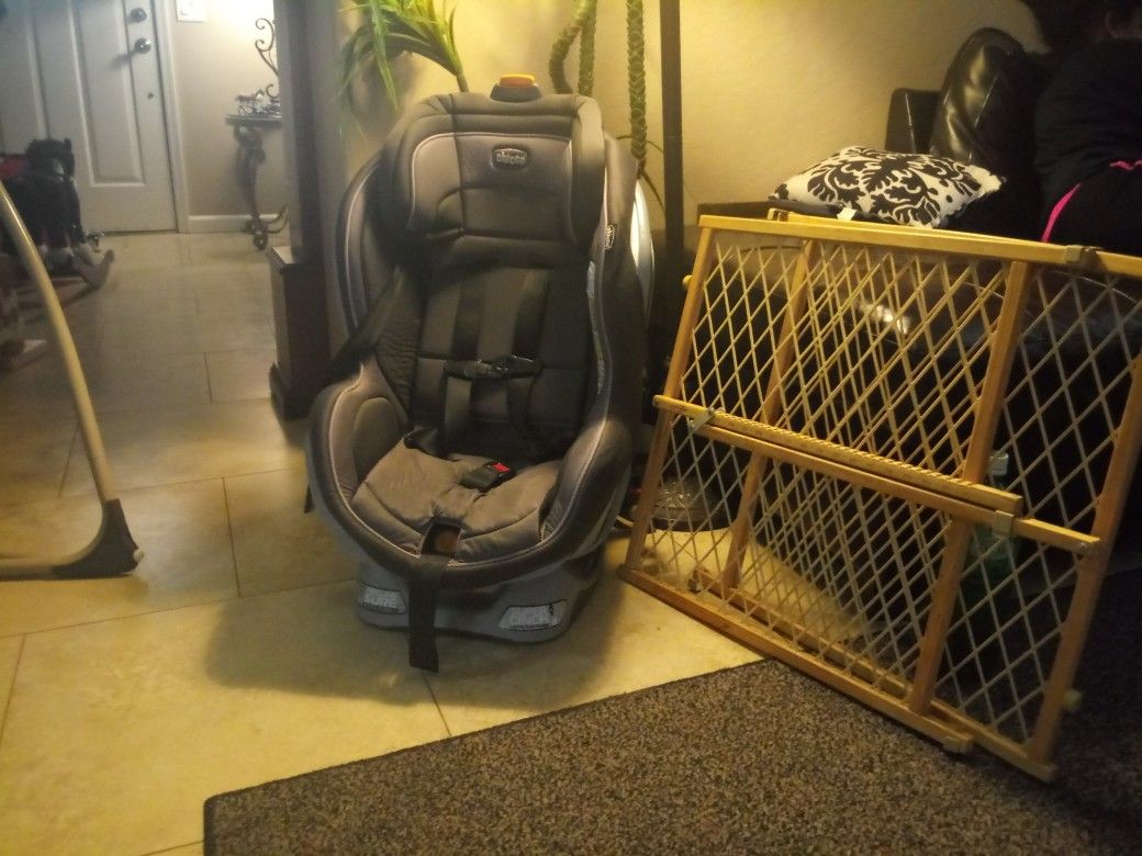 Baby car seat bundle deal asking $25 for both