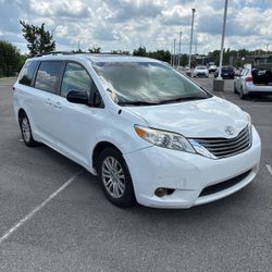 2012 Toyota Sienna