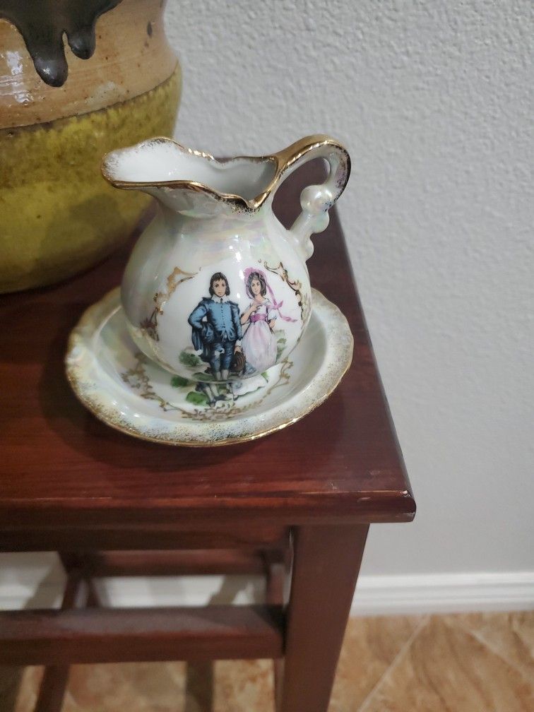 Little pitcher and plate Collection Iridescent. Made In Japan