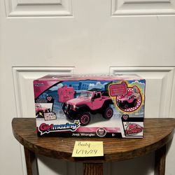 Pink Jeep RC Vehicle 1:16 Scale