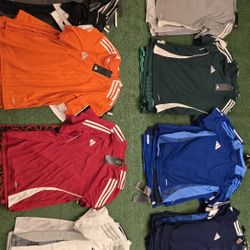 Adidas Soccer Jersey Youth Medium.  