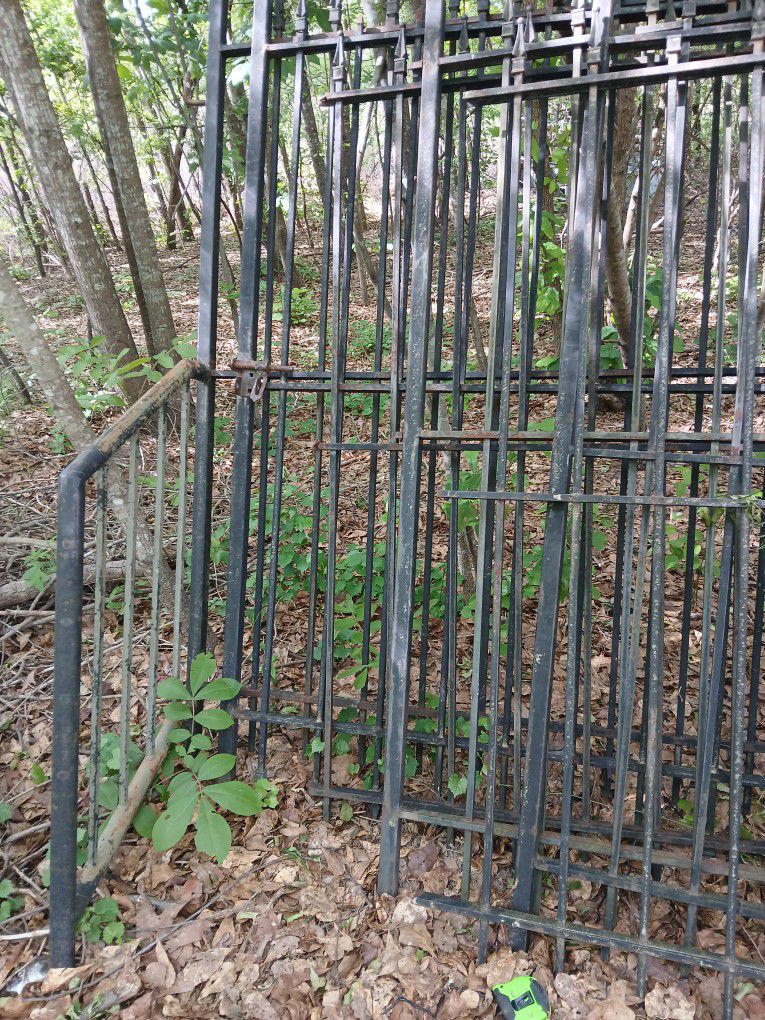 12 PICS! Wrought Iron FENCE LIL OVR 42FT. 7 PANELS.!