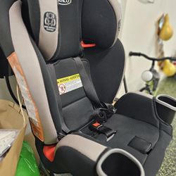 Graco Extend2Fit 3-in-1 Car Seat, Grey Booster Car Seat Convertible