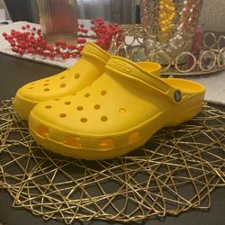 Yellow Crocs M11 W 13