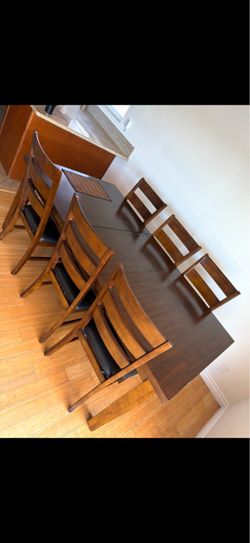 Extendable Dinning Table