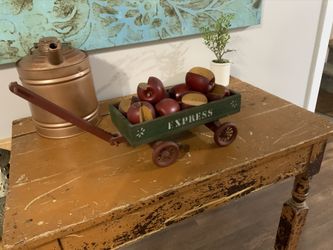 Farmhouse Apple Cart decor