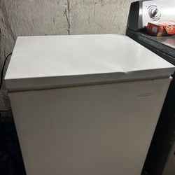 Frigidaire Fridge 